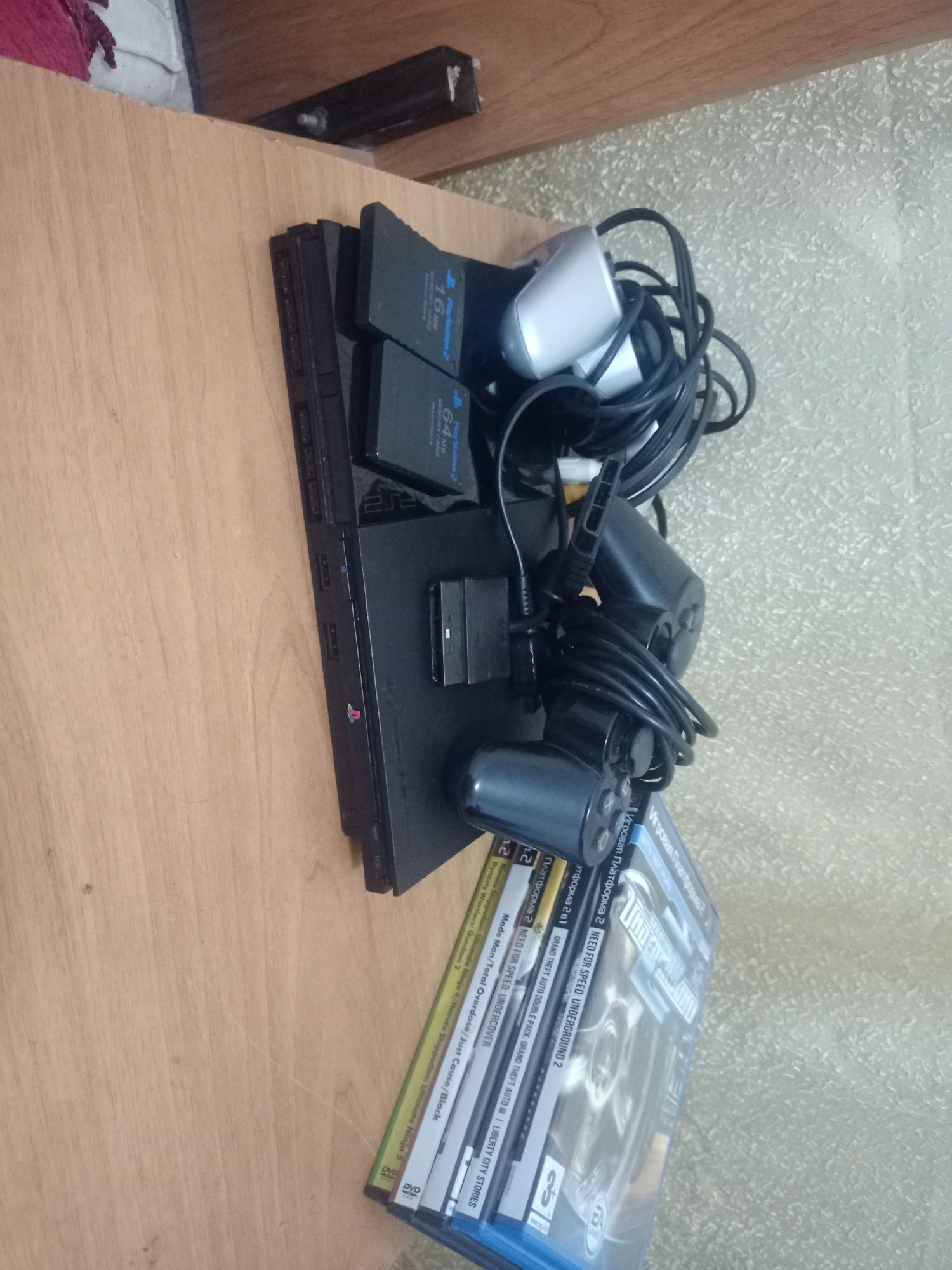 Продам приставку Ps2