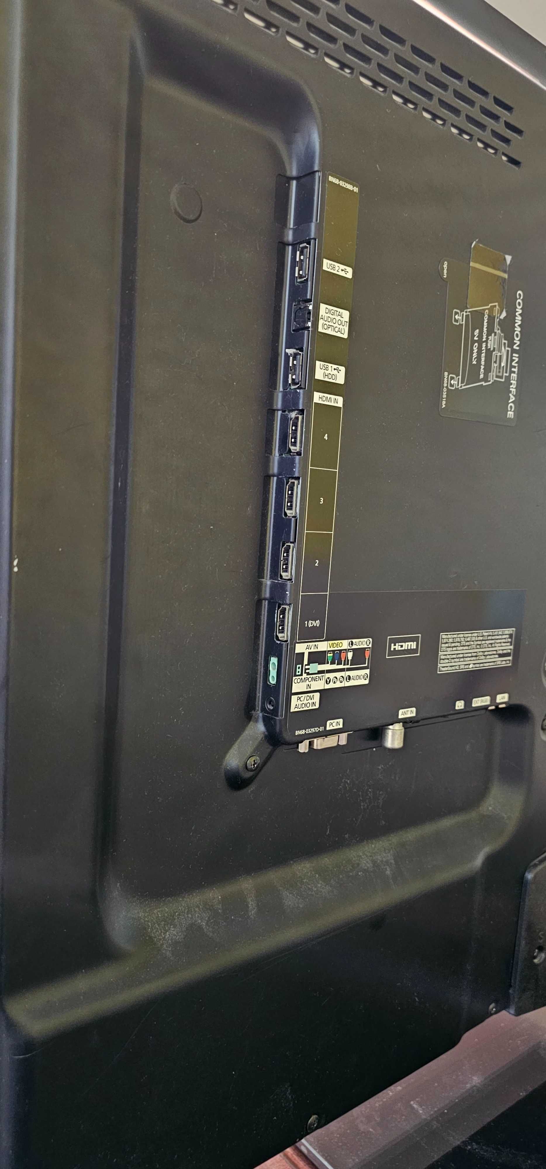 Продавам Смарт Телевизор Samsung UE40D5500