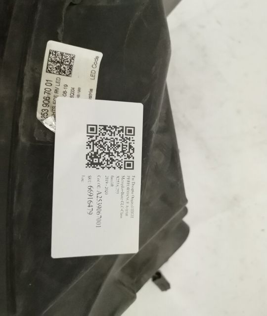 Десен фар Оригинален HIGH PERFORMANCE Повреден Мерцедес-Бенц ГЛЦ-Клас