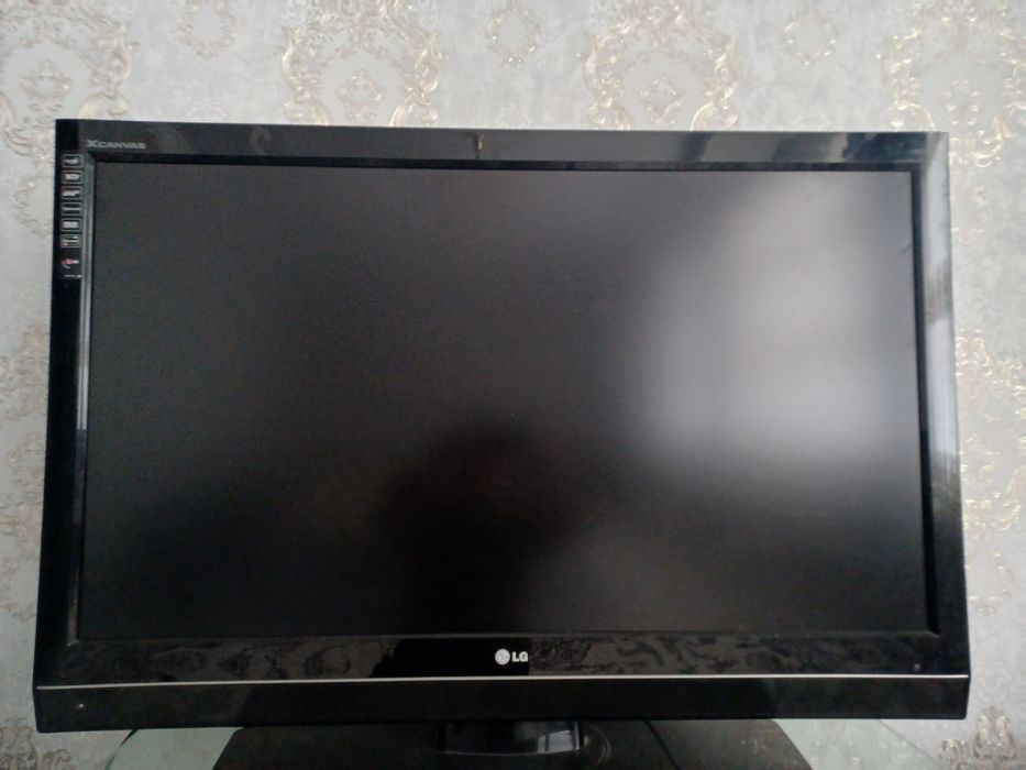 Телевизор LG50диоганаль в отличном состояние работает отлично
