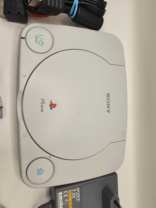 Consola Sony Play Station One complet + 2 controllere