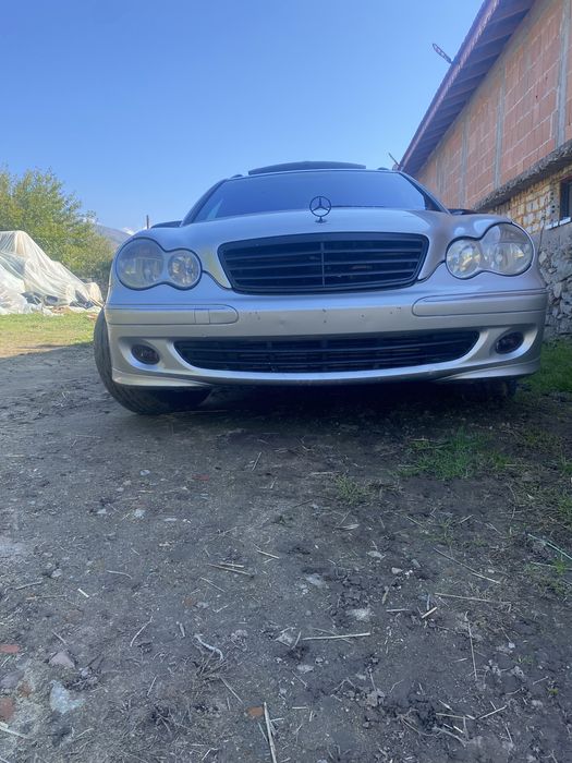 Предна броня мерцедес ц класа w203