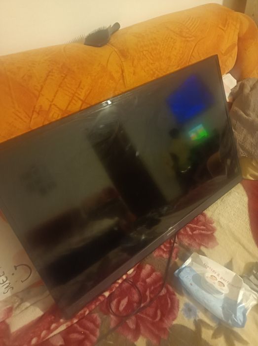 Vând televizor GrundiG