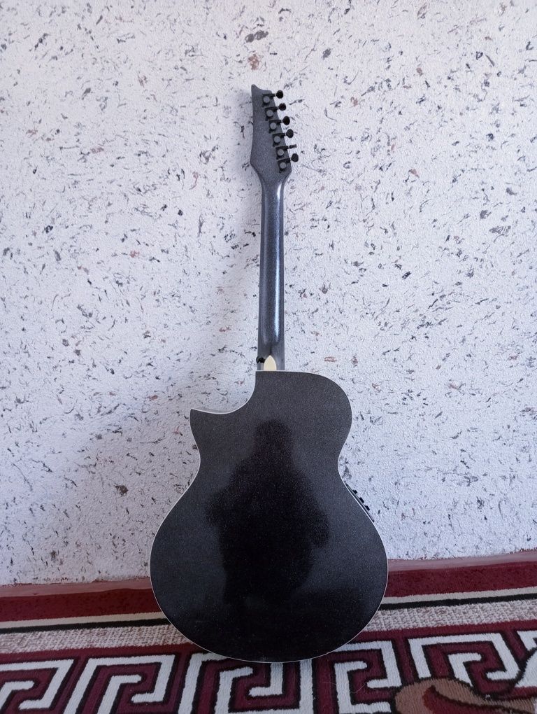 Gitara akustik   140$