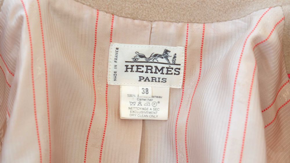 Hermes Оригинално дамско палто от камилска вълна