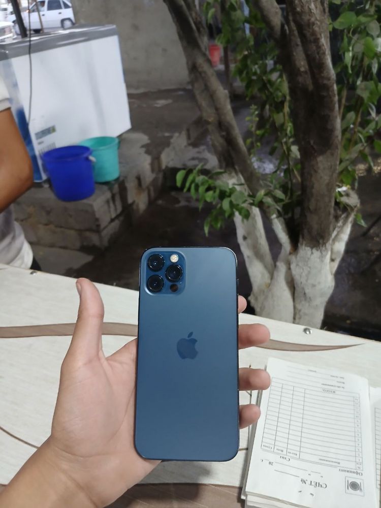 Iphone 12 pro ideal ichi ochilmagan 80 karopka dak bor uman aybi yoqq