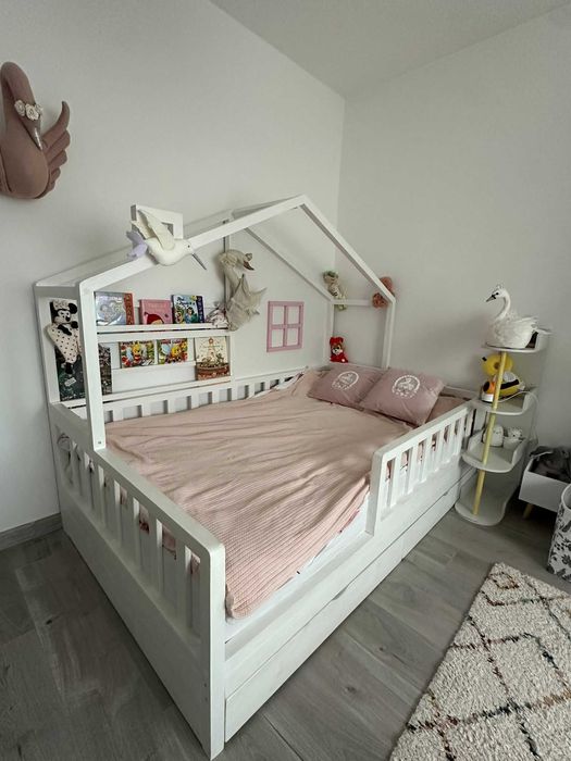 Pătuț toddler din lemn masiv – 120x200 cm + spații de depozitare