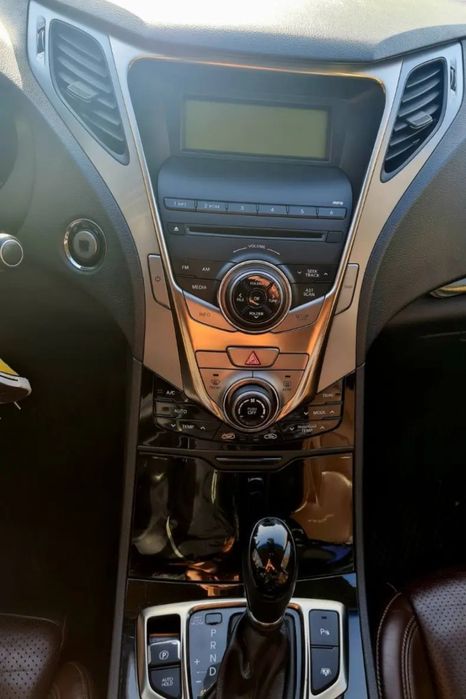 Магнитола от Hyundai Grandeur Azera в полном комплекте с рамкой