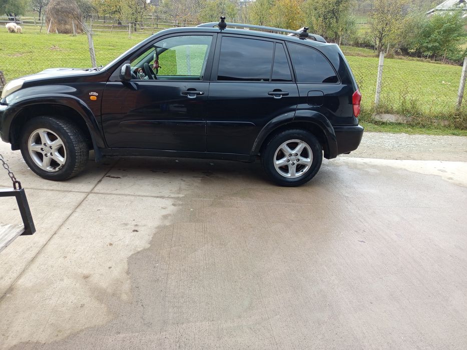 Toyota RAV4 anul 2003