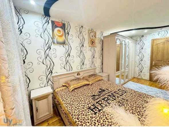 Чиланзарский 16 квартал 3/3/5 метро 62 кв.м 450$
