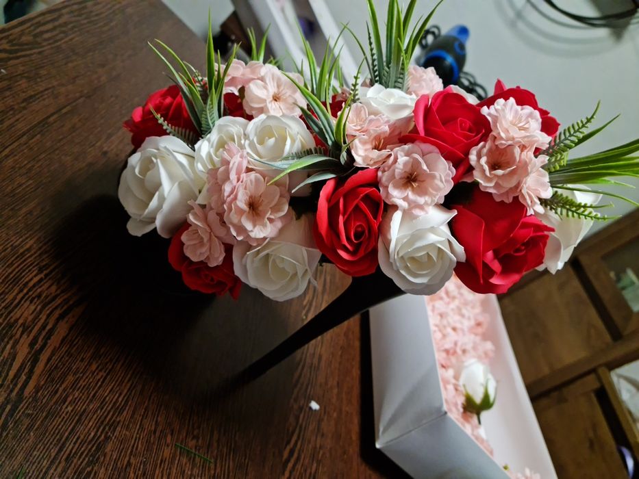 Aranjamente  cu florii din sapun si creogenate