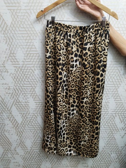 Продам женский  костюм,раз.50