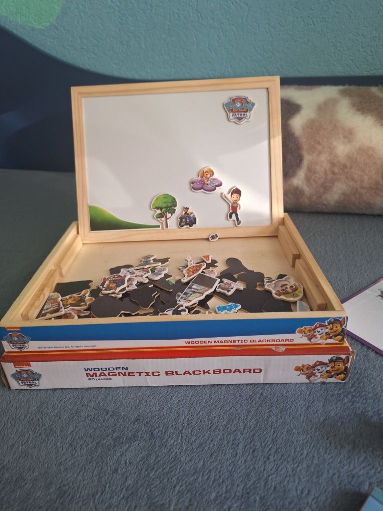 Paw Patrol магнитна дъска и фигурки