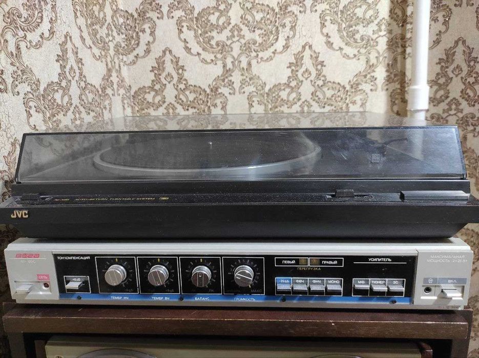 Музыкальный центр