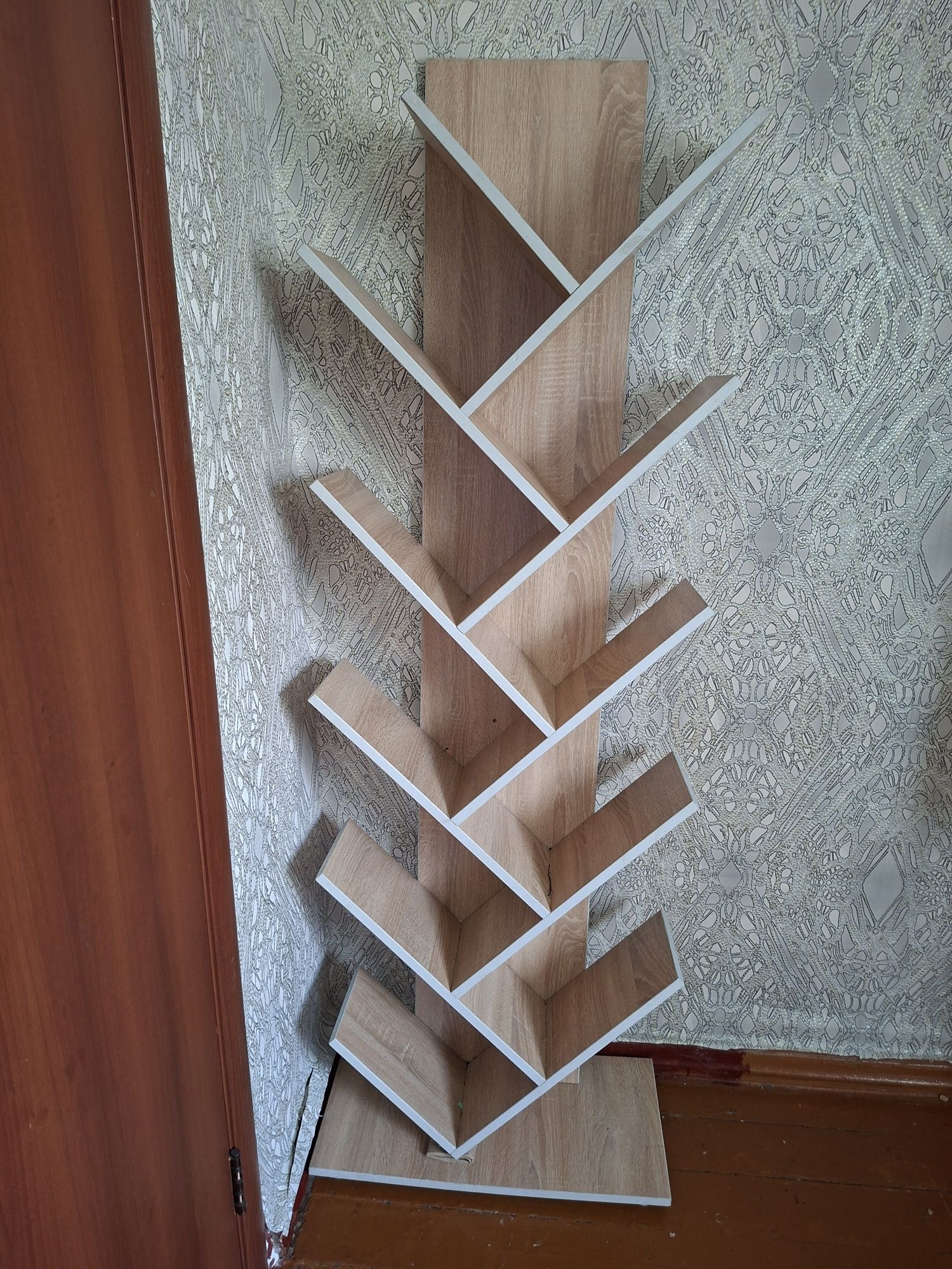 Продам книжную полку