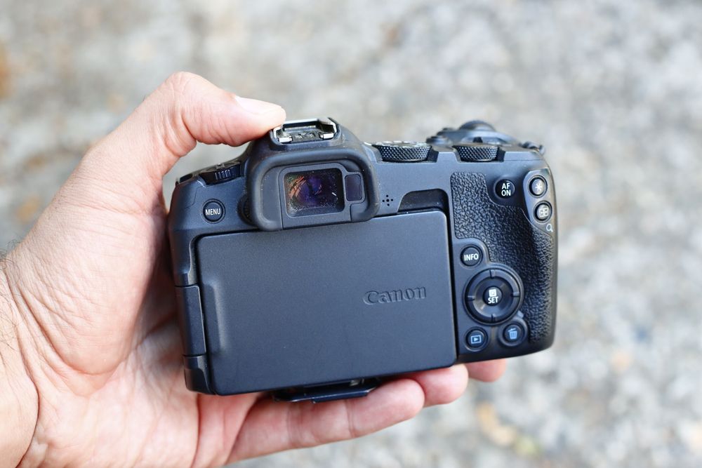 Фотоапарат Canon Eos R8