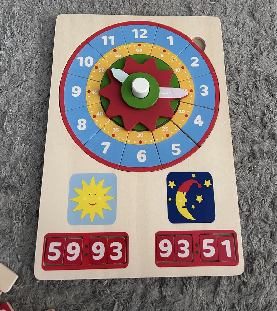Играчка дървен часовник - нов