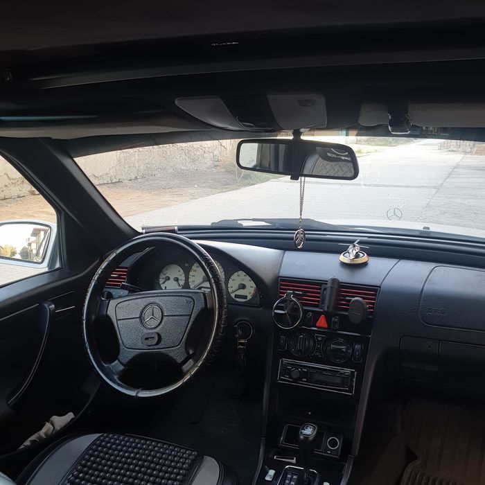 Mercedes-benz w202 c260 sotiladi