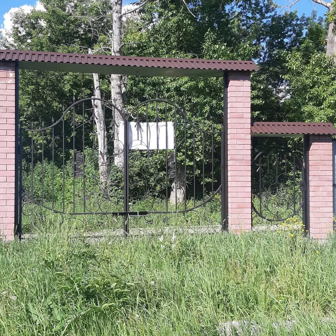 Продам коттедж на 6 районе.