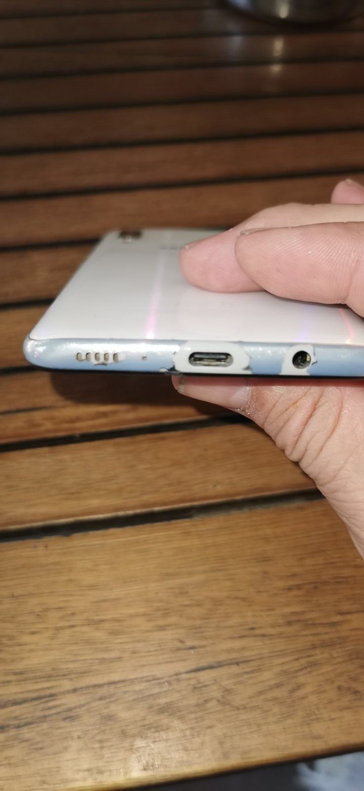 Продавам  Самсунг А70.  Pamet .128GB.ram 6GB