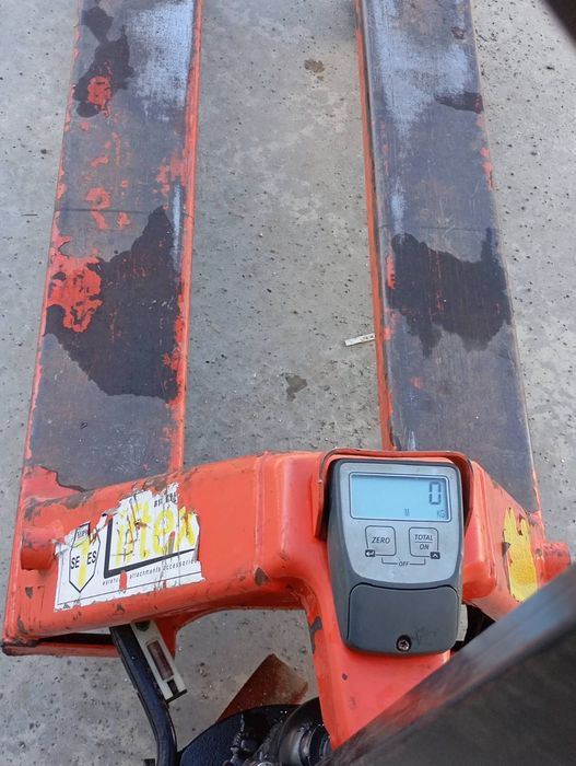 Палетна количка с кантар