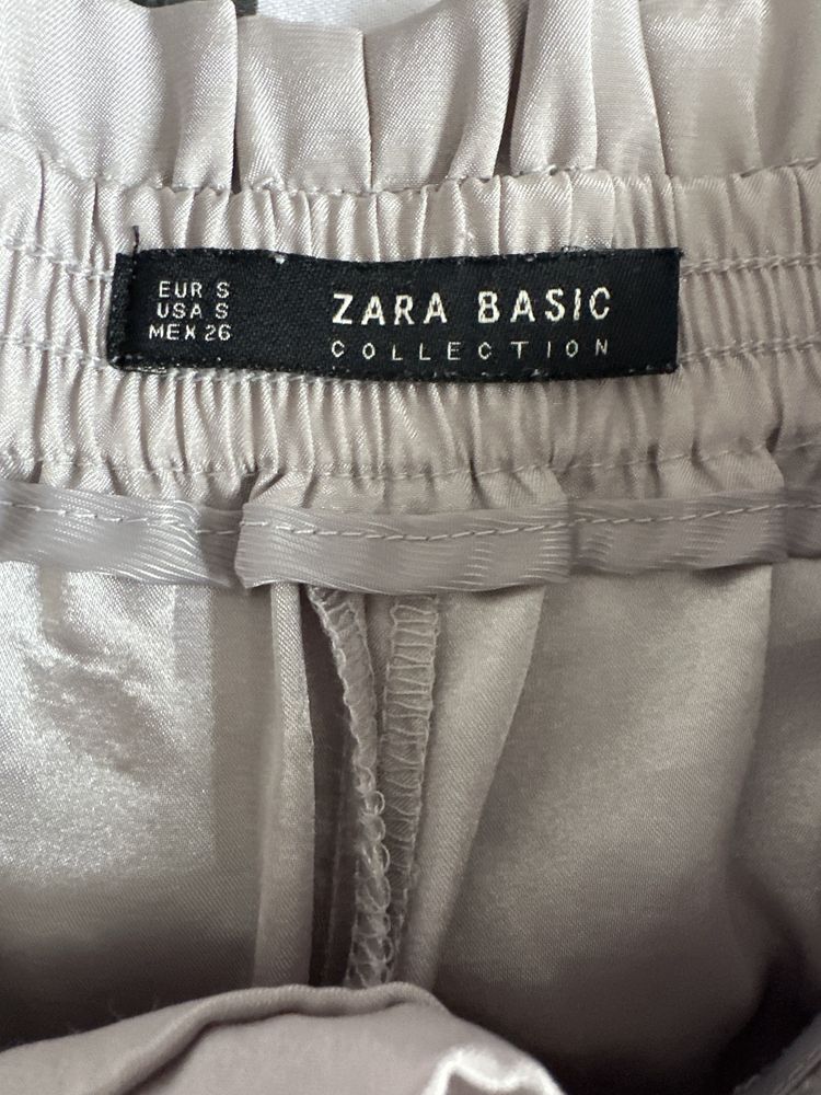 Vand pantaloni eleganti Zara