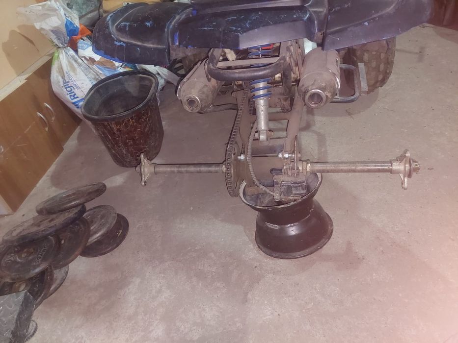 De vânzare atv 125 sau vând pe piese