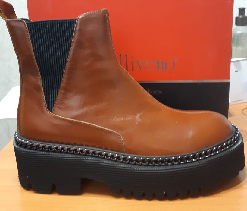 Ботинки осенние новые