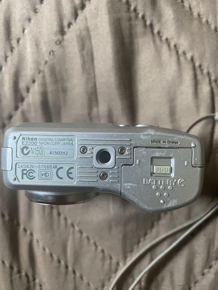 камера Nikon Coolpix 2200 - за части