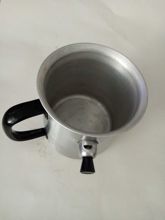 Алуминиев млековар 1 л.