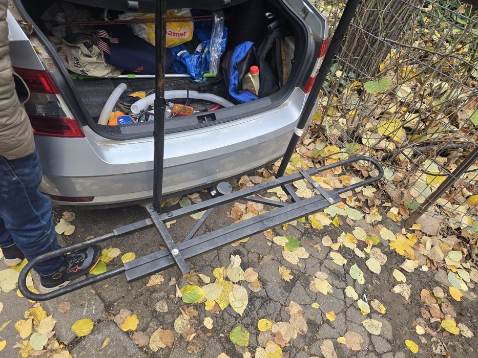 Suport moto pentru auto