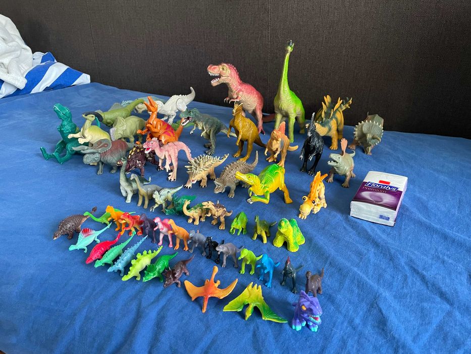 Lot Dinozauri jucarii cauciuc si plastic