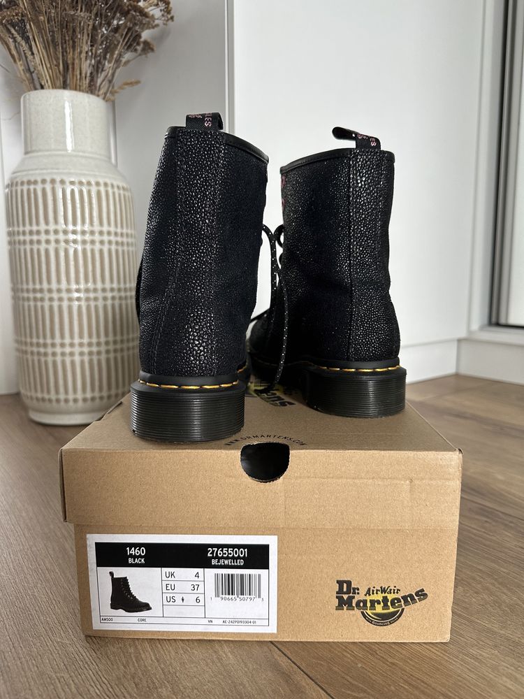 Bocanci Dr Martens negri noi