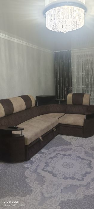 Продам угловой диван и кресло