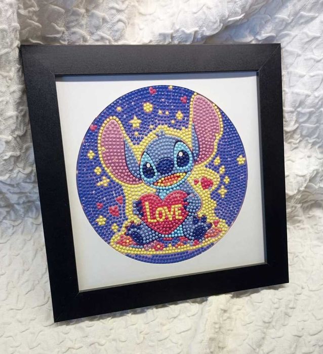 „Stitch ți-a găsit INIMA  Tablou cu diamante handmade”