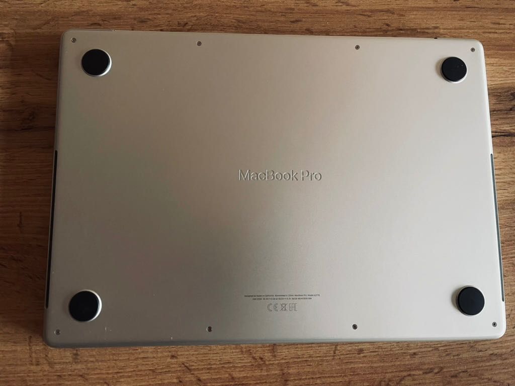 MacBook Pro 14'' Max, 32 GB RAM, 1 TB SSD - отлично състояние