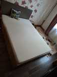 Vand dormitor + noptiere +saltea nu are defecte dim 160/200