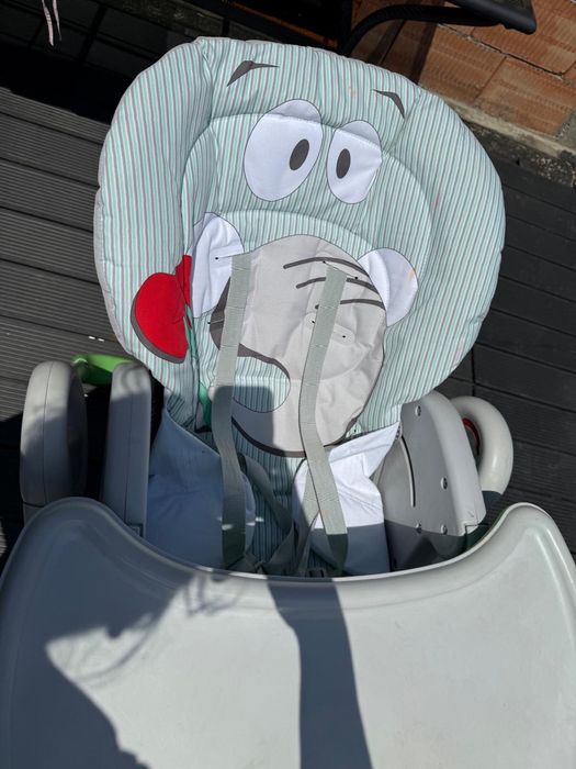 Scaun de masa Chicco cu 2 huse noi