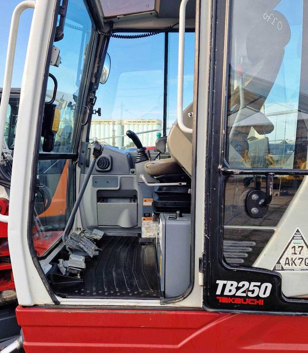 miniexcavator Takeuchi TB250