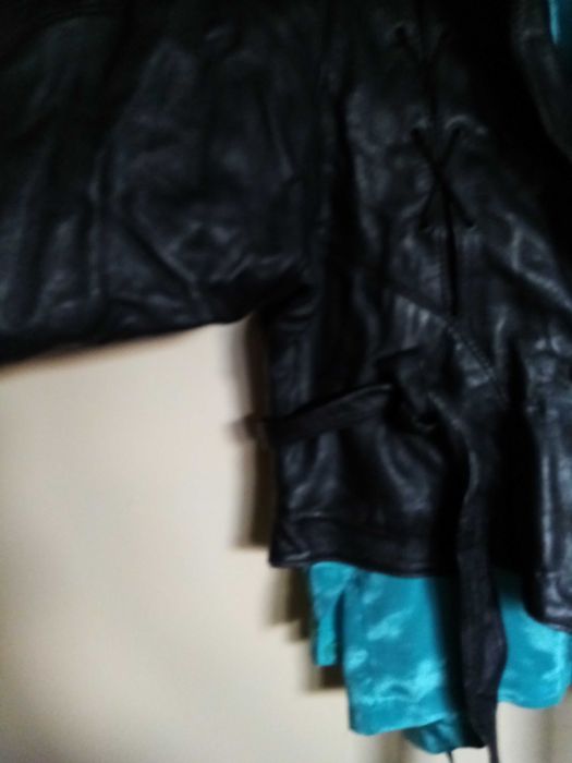 Практично дамско яке от естесвена кожа