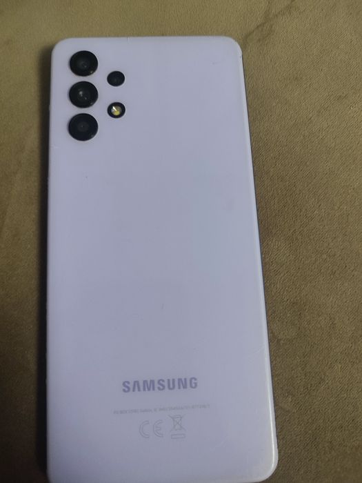 Samsung a32 si Samsung j4+