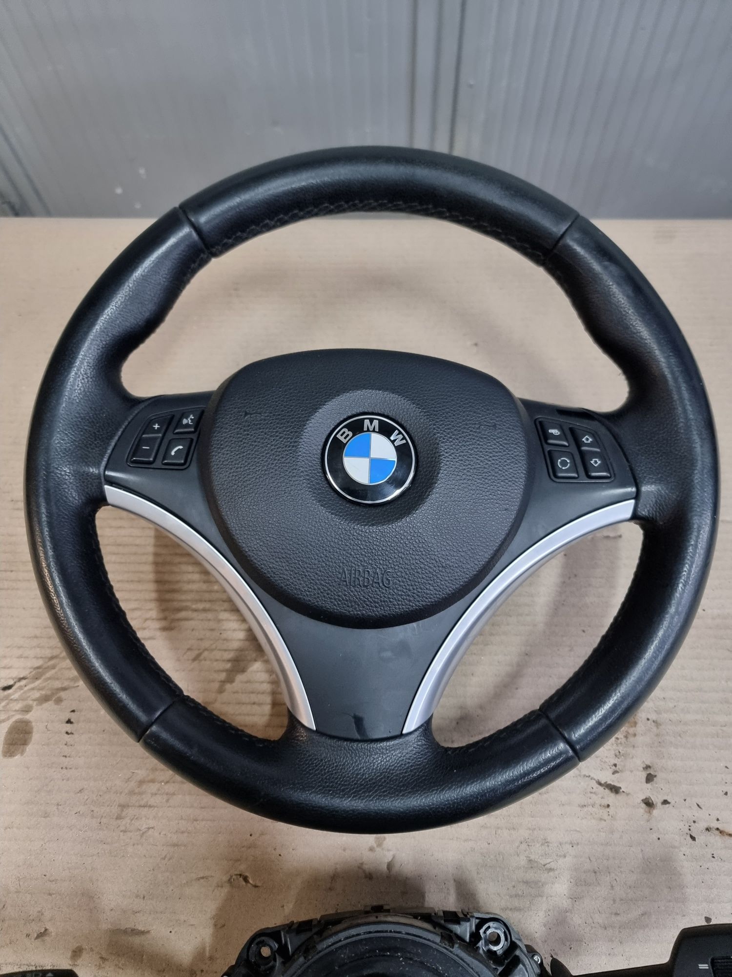 Volan piele cu comenzi bmw e90 x1