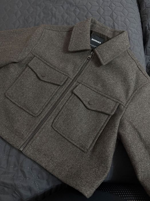 Дамско късо палто (яке) Bershka