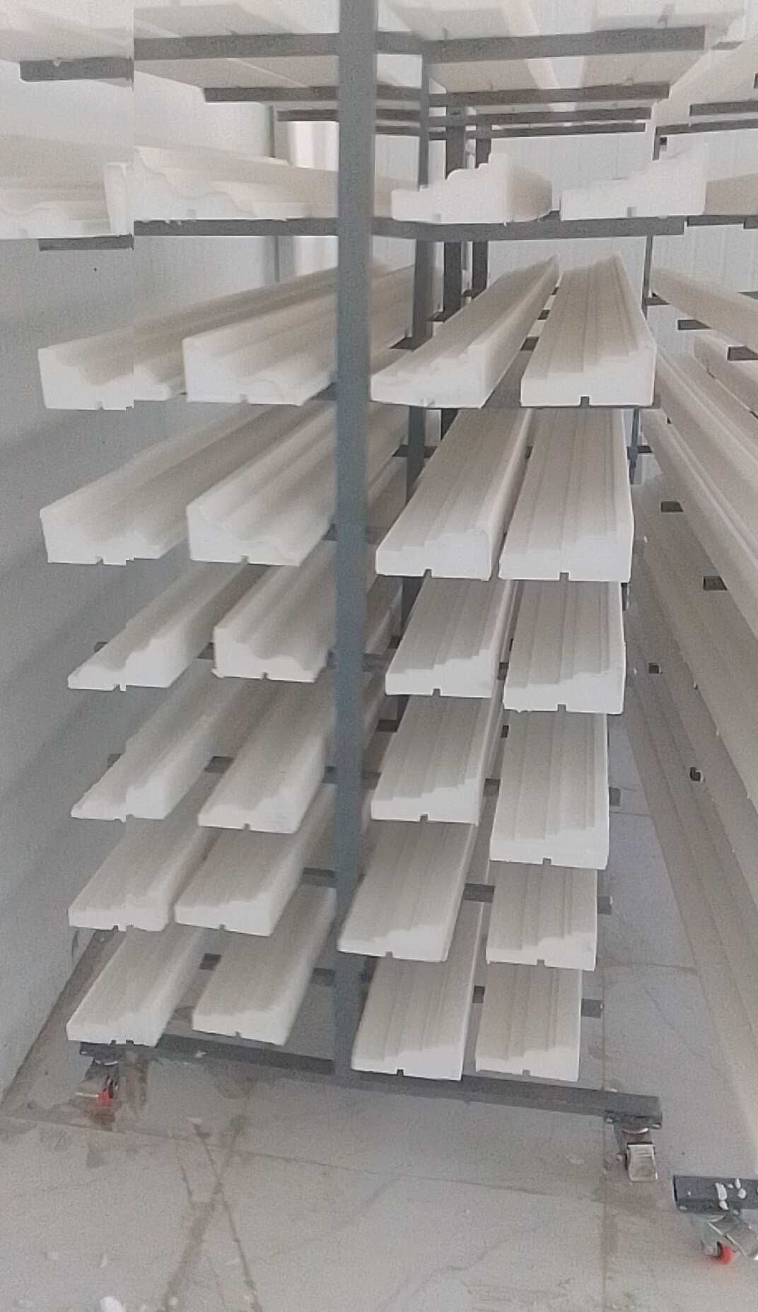 Fasad tyaga kalonna karniz pilyester.