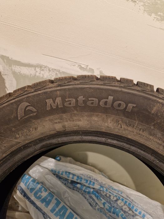 зимние шины Matador 185/65 R15 с шипами.