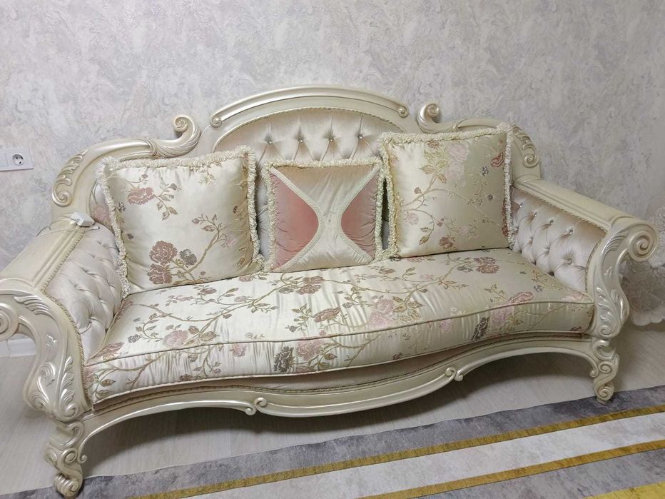 Продам комплект мягкой мебели!