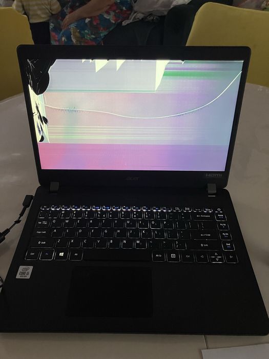 Laptop Acer Travelmate P 214 - defect pt piese