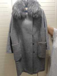 Продам драповое пальто с натуральным мехом торг
