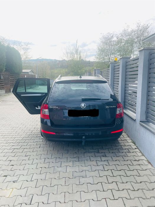 Vand Skoda Octavia ,bine intretinuta revizii la zi efectuate la Skoda