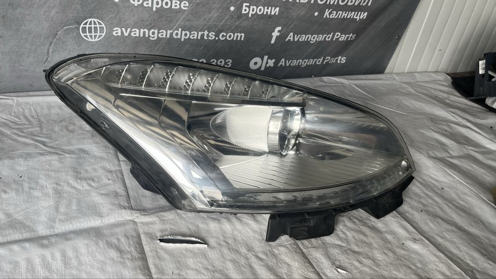 Десен фар Citroen C4 Grand Picasso 2011